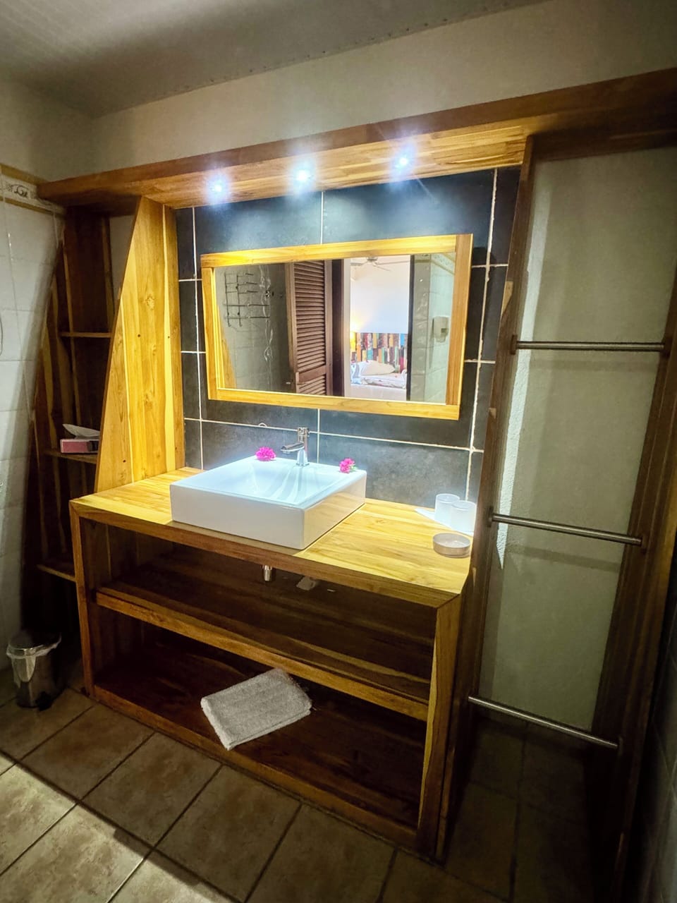 Comfort Double or Twin Room | Bathroom | Shower, free toiletries, hair dryer, towels