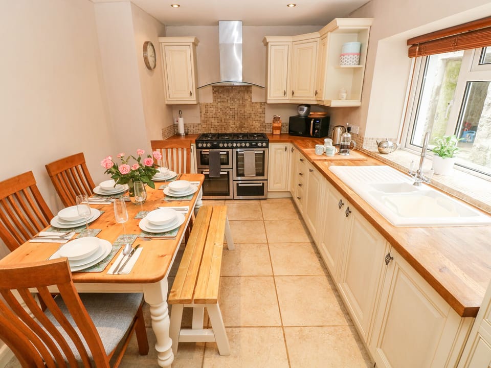 Cottage | Interior
