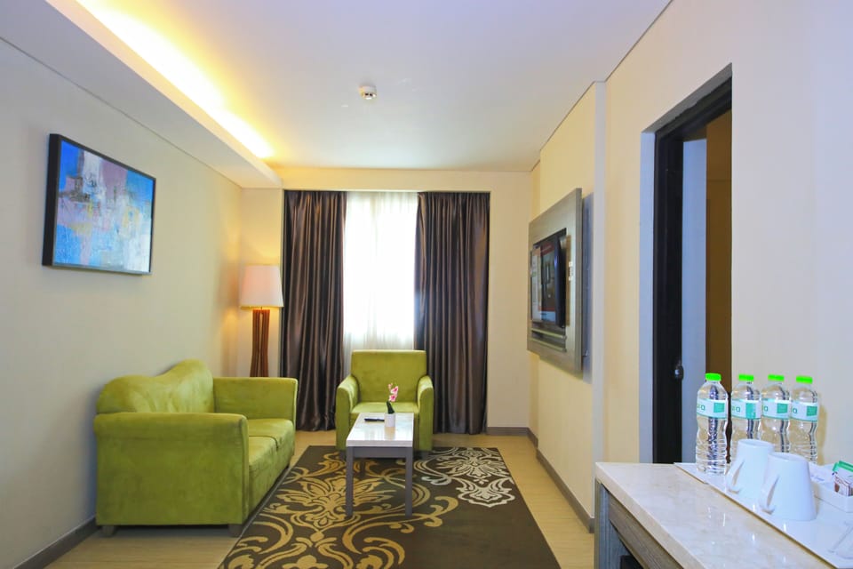 Exclusive Double Room | Living area | LED TV