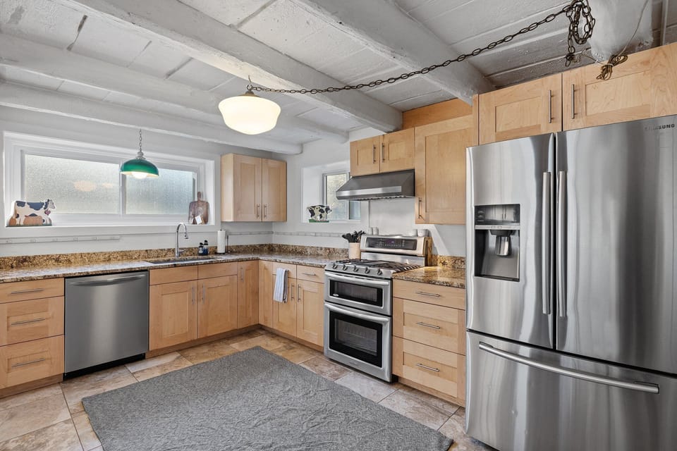 Fully stocked kitchen/dining room