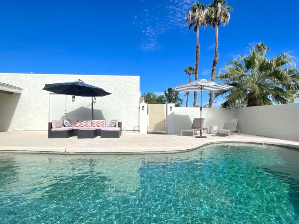 Plenty of seating and lounge chairs to enjoy the desert sun.