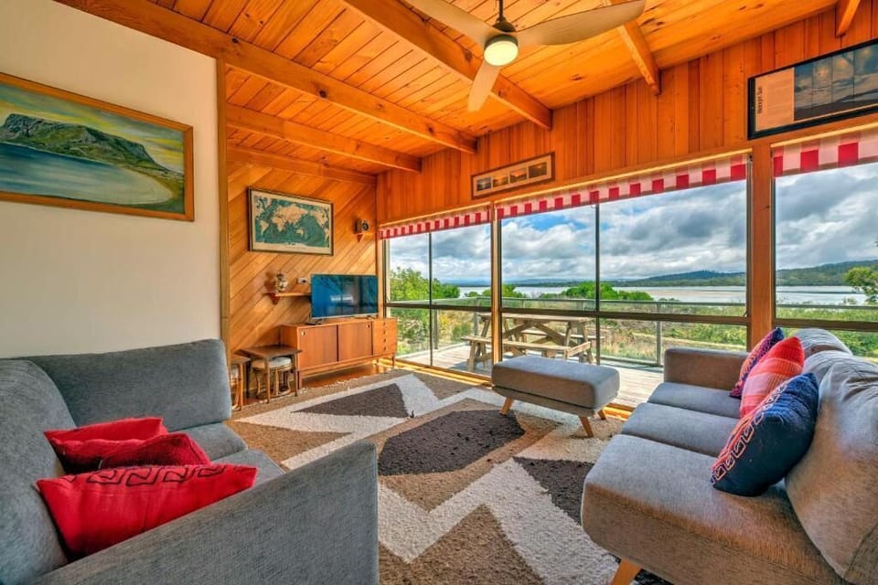 Family House | Living room | Flat-screen TV