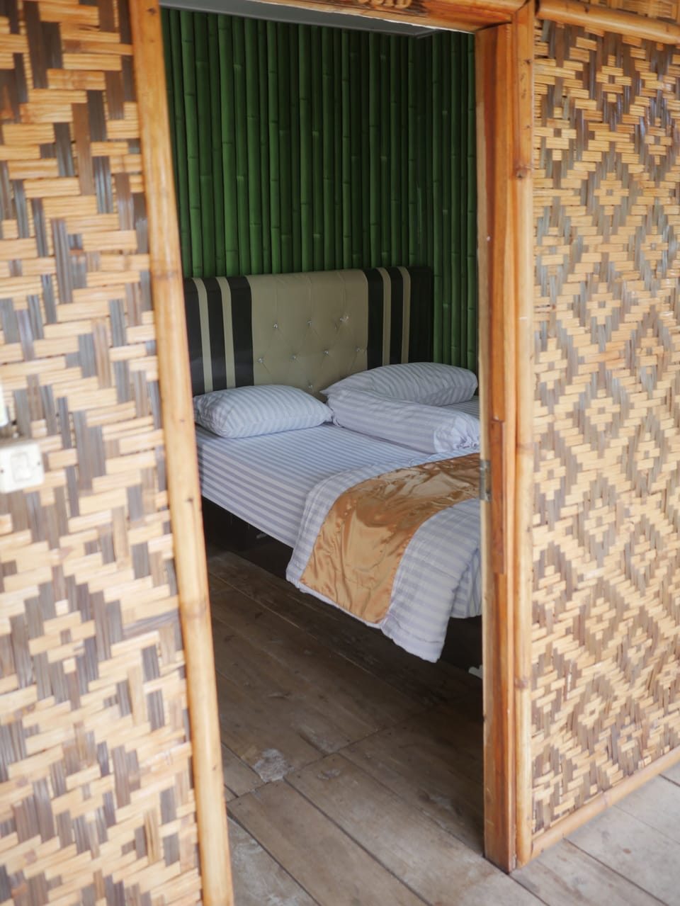 Single Room (with AC) | Desk, WiFi (free), bed sheets