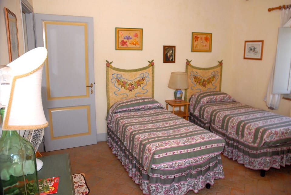 podere-san-giovanni-narni-terni-villa-bedroom