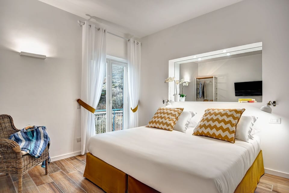 sorrento-golden-apartment-sorrento-apartment-bedroom