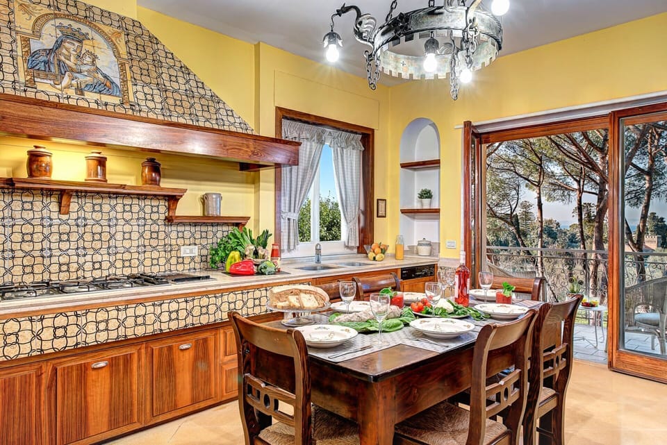 woody-home-sea-view-sorrento-apartment-kitchen