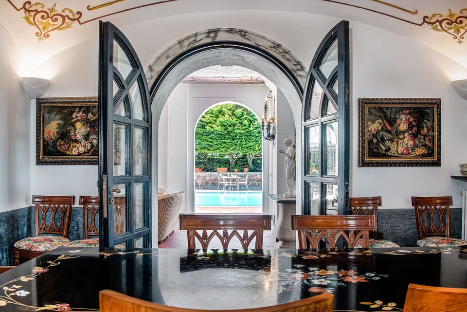 palazzo-villa-dei-nobili-santa-agata-sui-due-golfi-villa-living-room