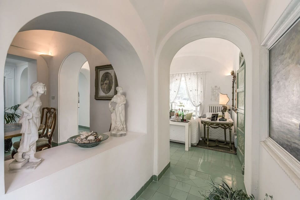 villa-prestige-50-capri-villa-living-room