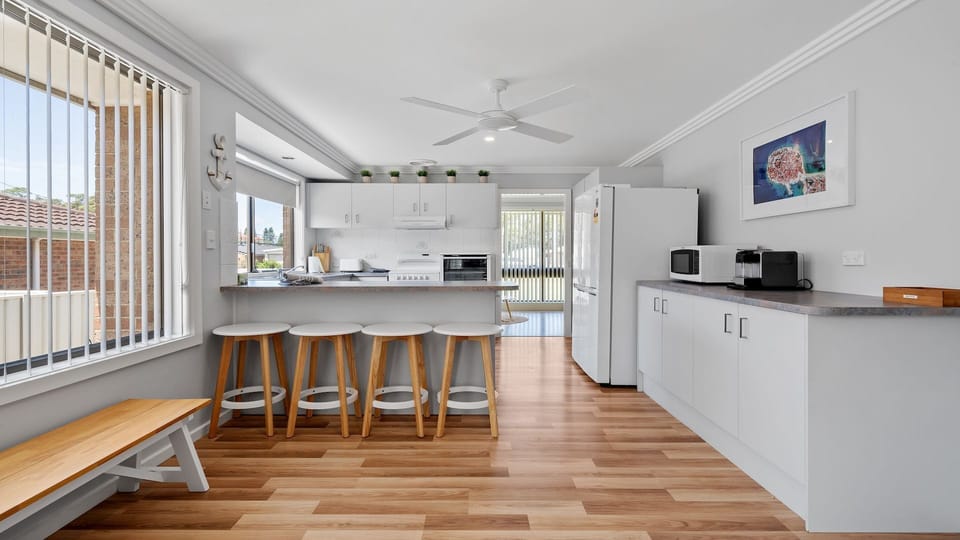 Alka Beach House | Kitchen | Coffee machine | Oven | Stove | Ceiling fan