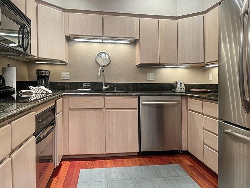 Townhome, 4 Bedrooms | Private kitchen | Coffee/tea maker, fridge, oven, toaster