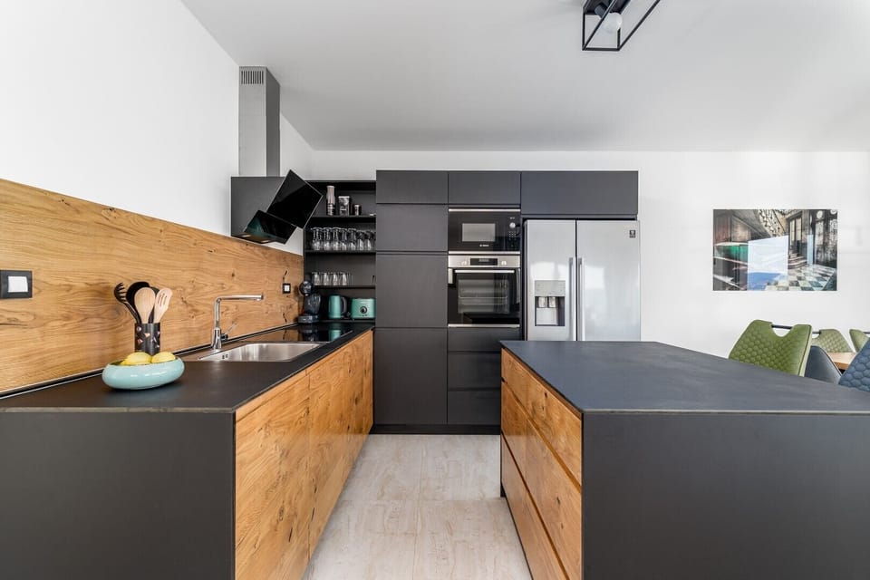 A fully equipped kitchen, with all that modern guest may need