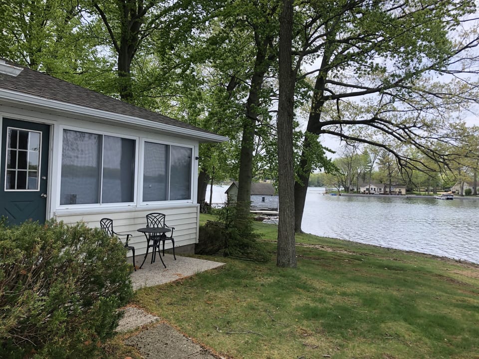 Small veranda overlooking the lake.