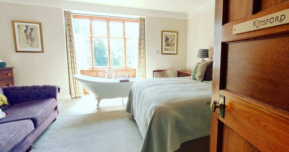 Romantic Double Room, Private Bathroom, Courtyard View (Kinsford) | Individually decorated, individually furnished, blackout drapes