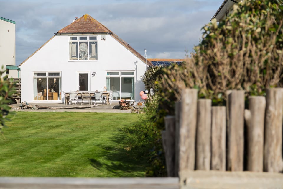 Comfort House, Private Bathroom, Sea View | Garden