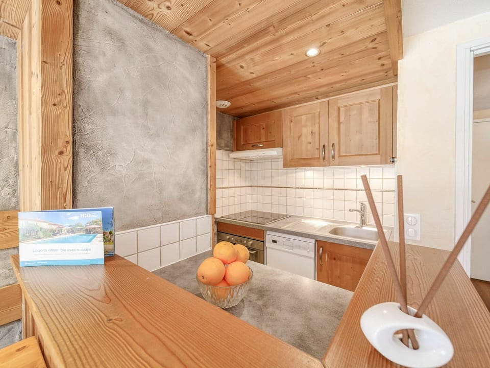 Furniture, Cabinetry, Property, Table, Building, Countertop, Wood, Interior Design, Architecture, Floor