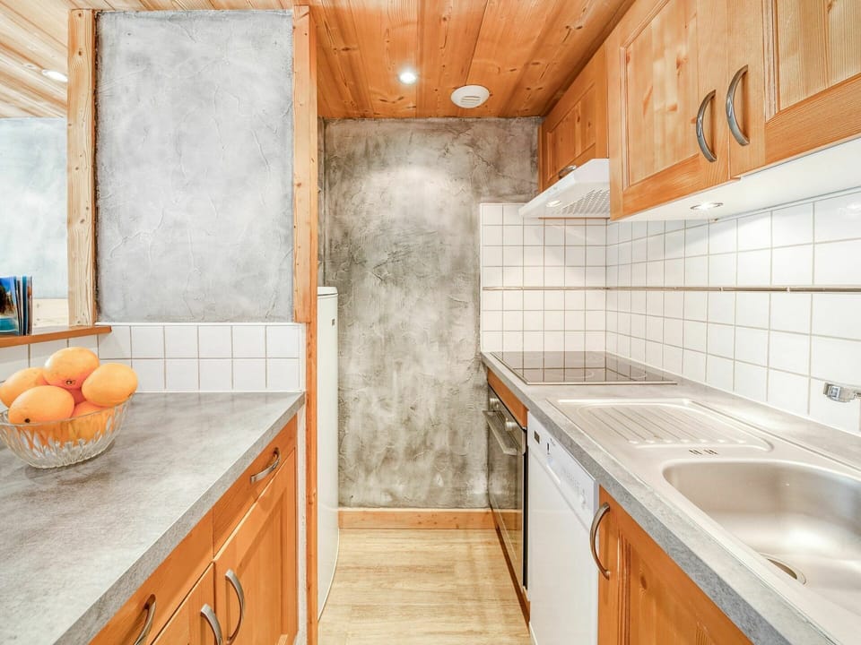 Property, Cabinetry, Furniture, Building, Countertop, Sink, Kitchen, Wood, Tap, Interior Design