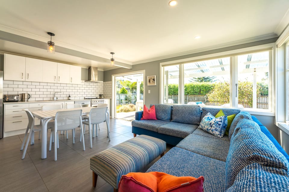 Luxury Cottage | Living area | 55-inch flat-screen TV with digital channels, TV, streaming services