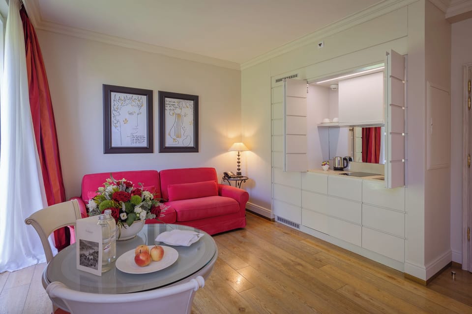 Junior Suite, 1 Bedroom, Kitchenette (with Spa access) | Living area | 40-inch flat-screen TV with satellite channels, TV