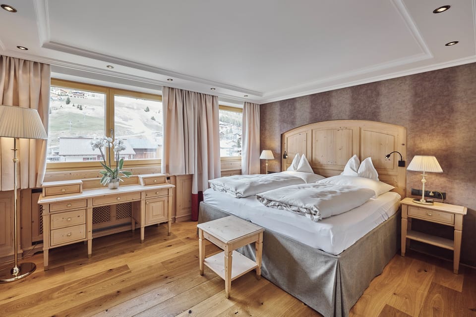Superior Apartment, 2 Bedrooms, Sauna, Mountain View. | In-room safe, blackout drapes, soundproofing, free cribs/infant beds