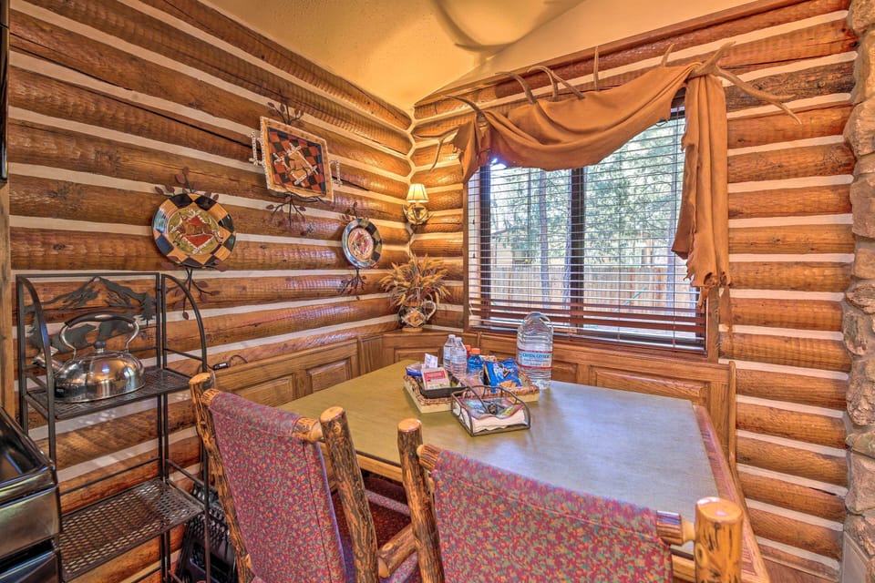 Dining Area | Dishware Provided