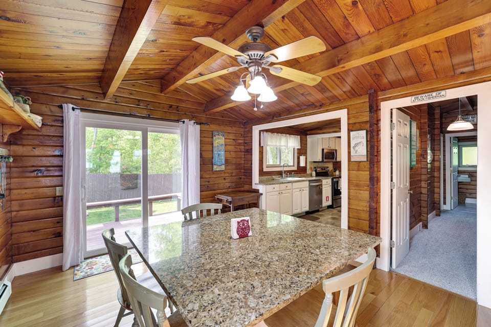 Dining Area | Dishware & Flatware Provided