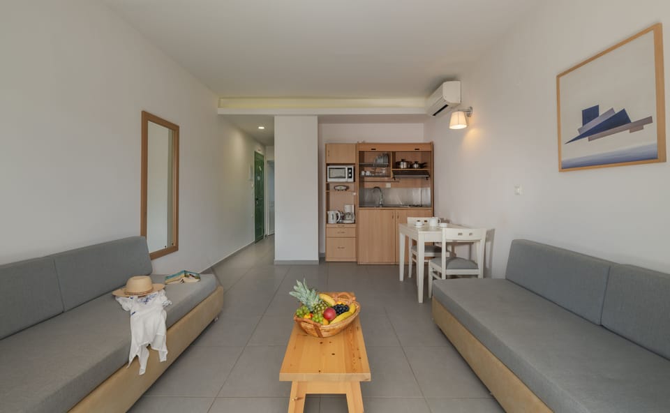 Standard Apartment | In-room safe, desk, iron/ironing board, free WiFi