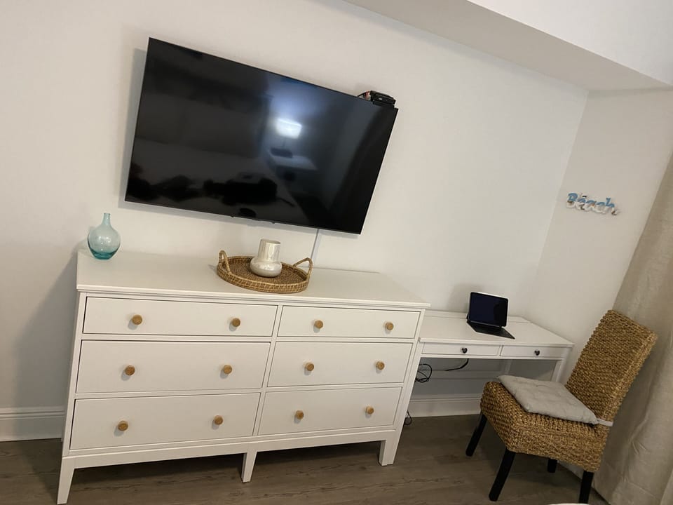 Dresser and work desk 