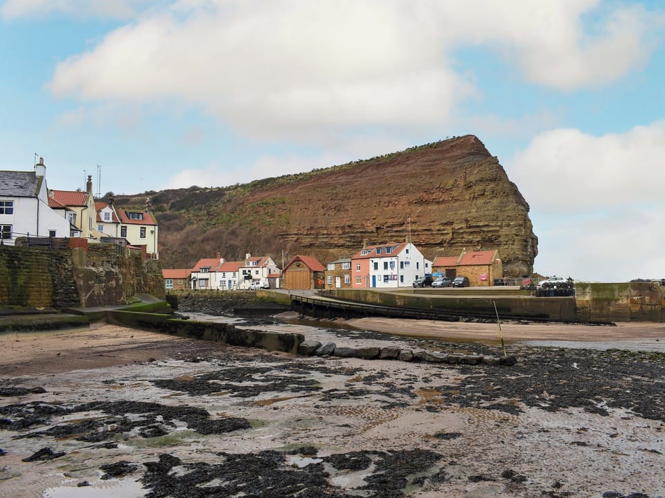 Surrounding area | Sunnydene, Staithes
