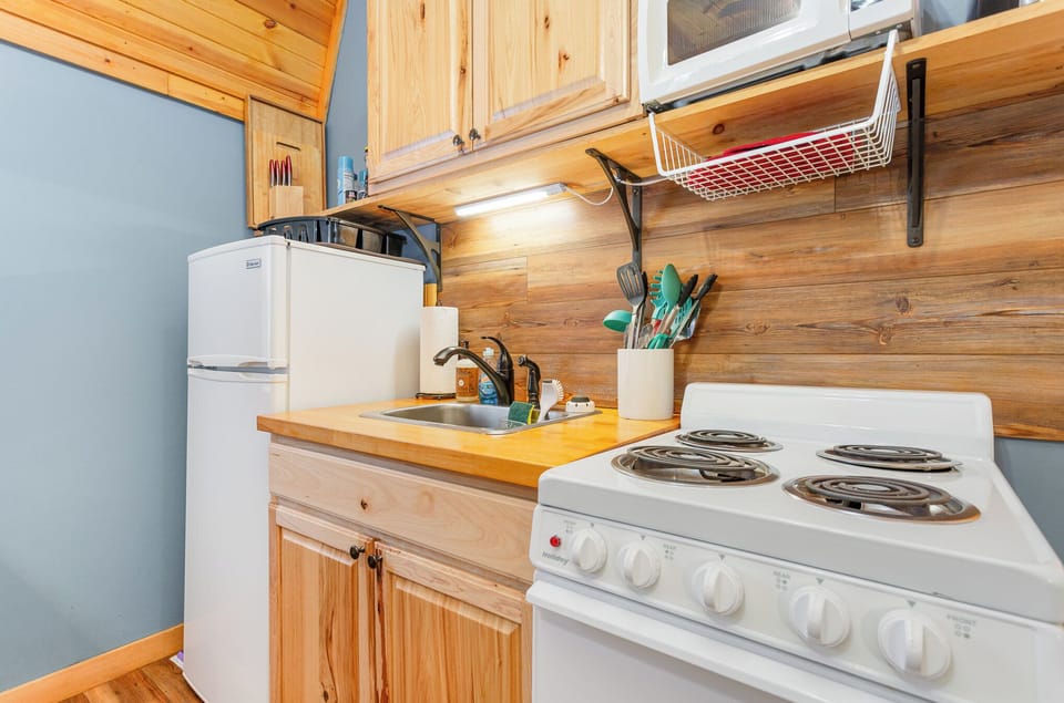 Acorn Cottage - Fully Equipped Kitchen