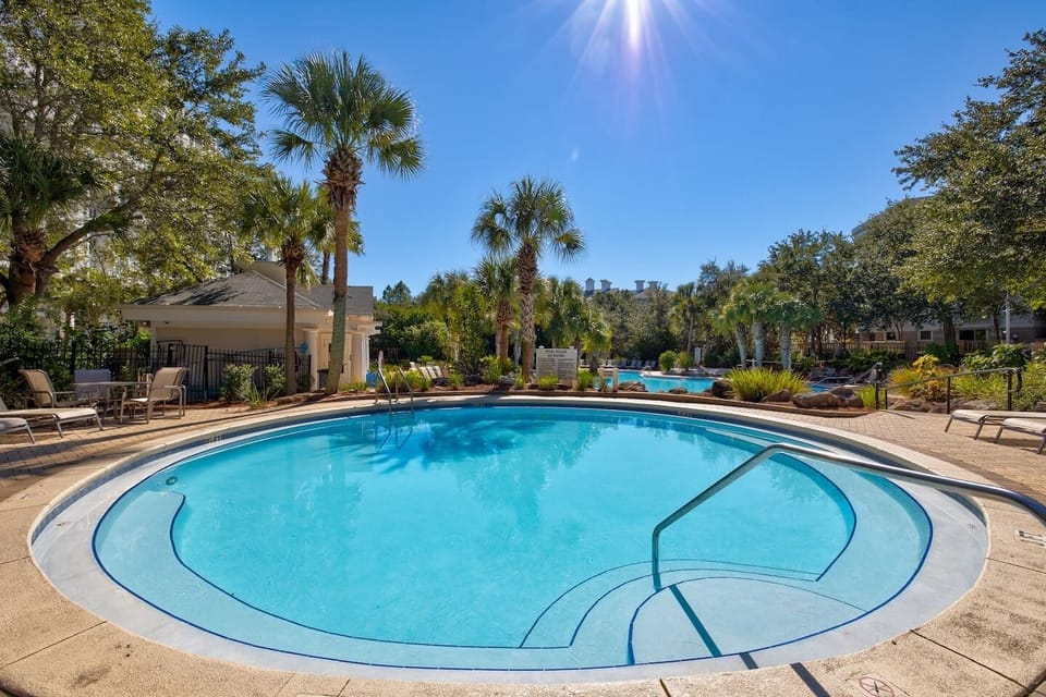 All Bahia guests have access to both hot tubs!