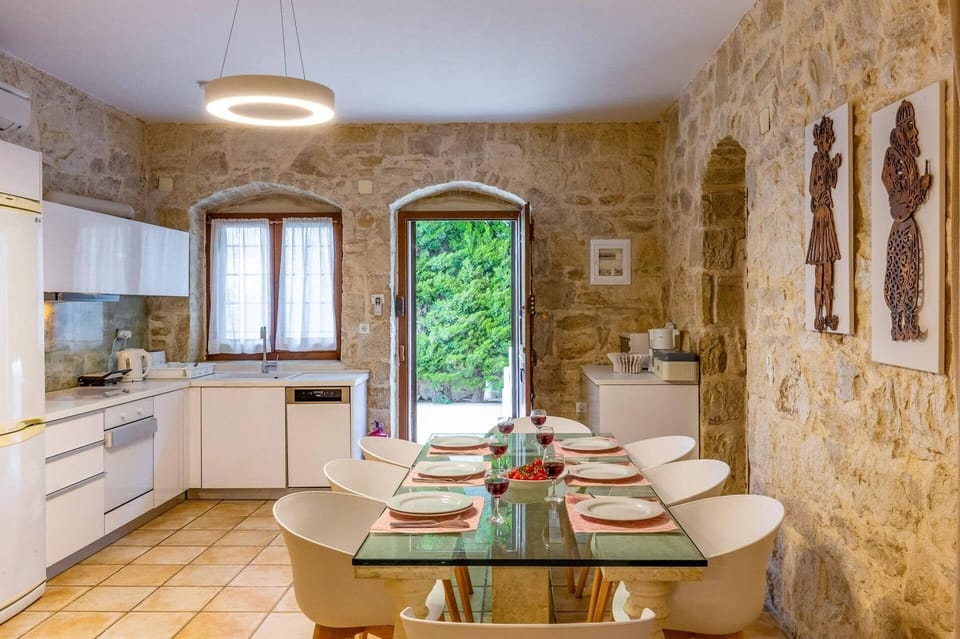 Villa Dominikos image