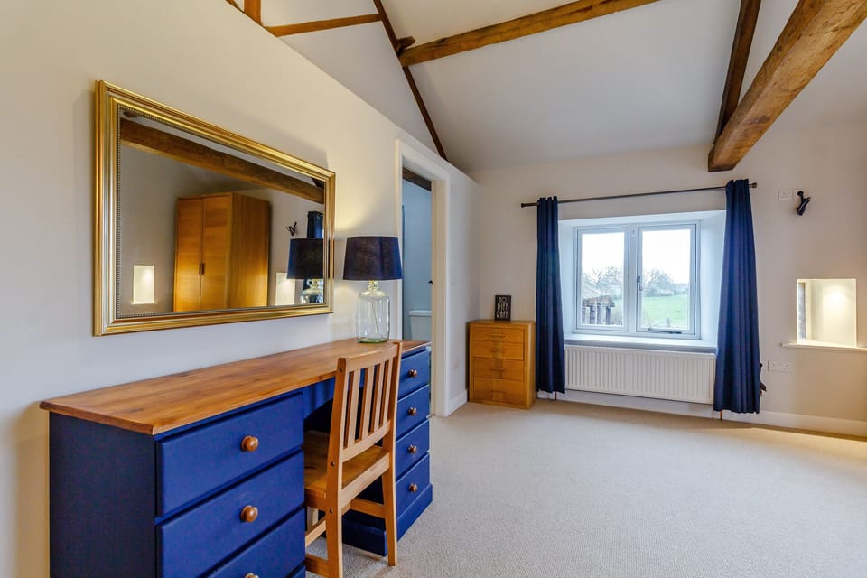 Cottage | 4 bedrooms, individually decorated, individually furnished, free WiFi