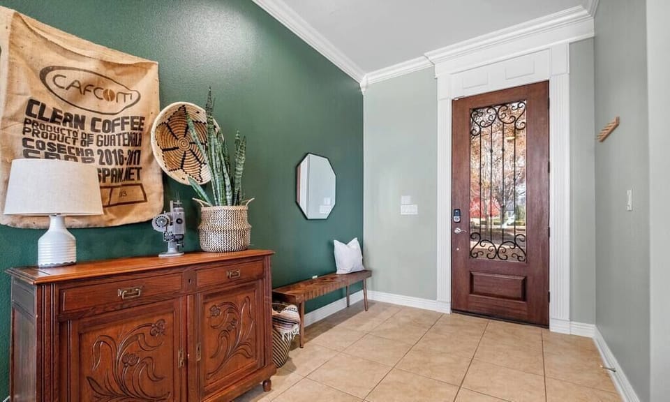 Entry way 