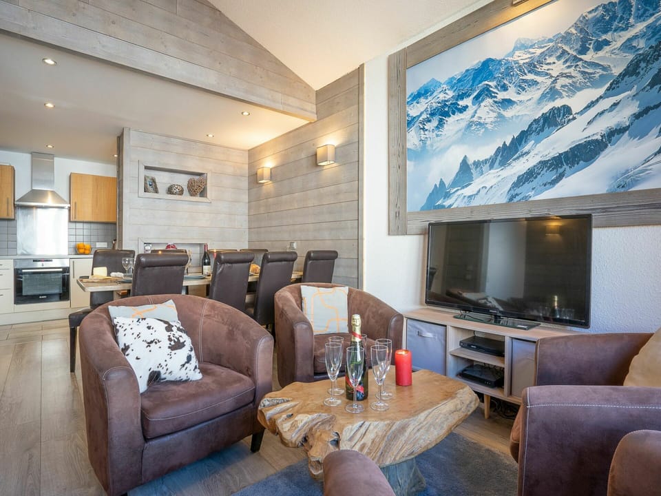 Furniture, Picture Frame, Property, Couch, Table, Comfort, Azure, Lighting, Interior Design, Architecture