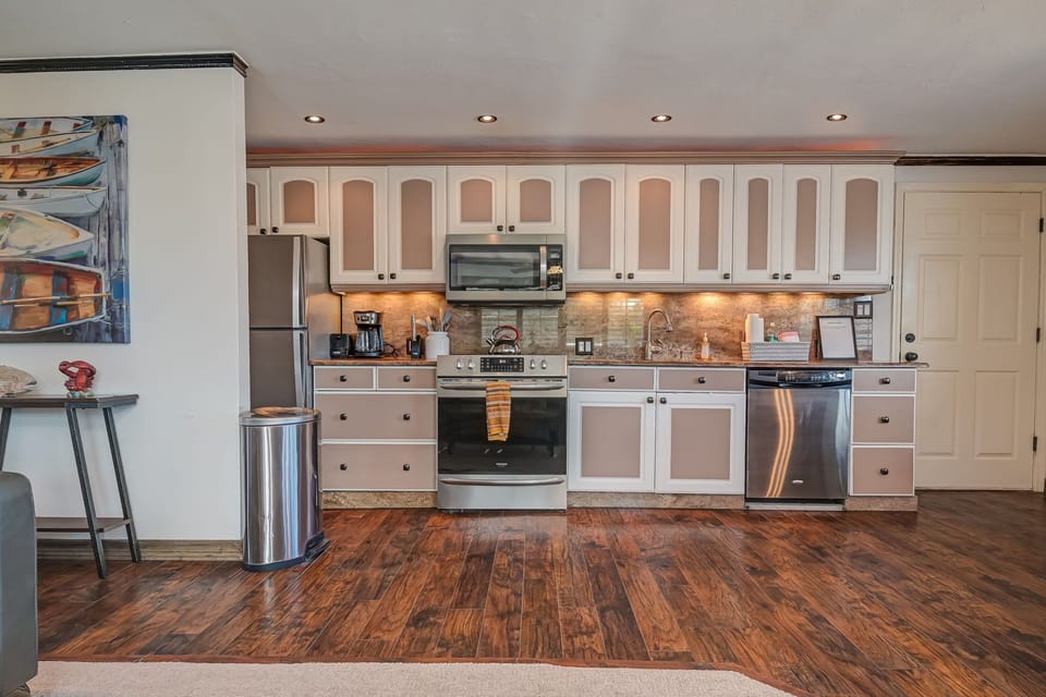 Suite B kitchen - Both kitchens are fully equipped.