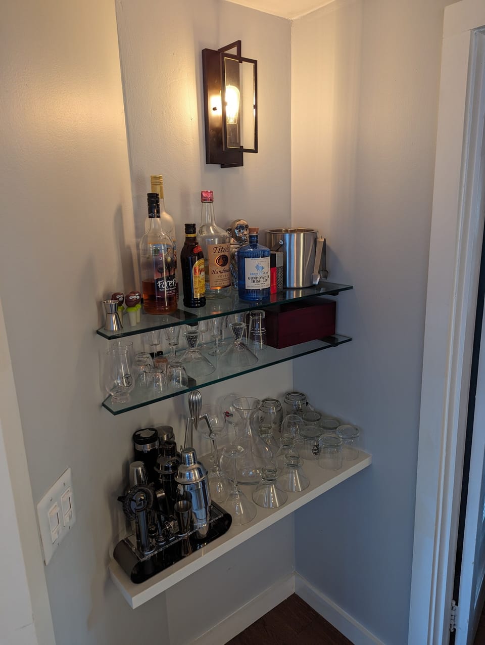 Fully equipped bar area