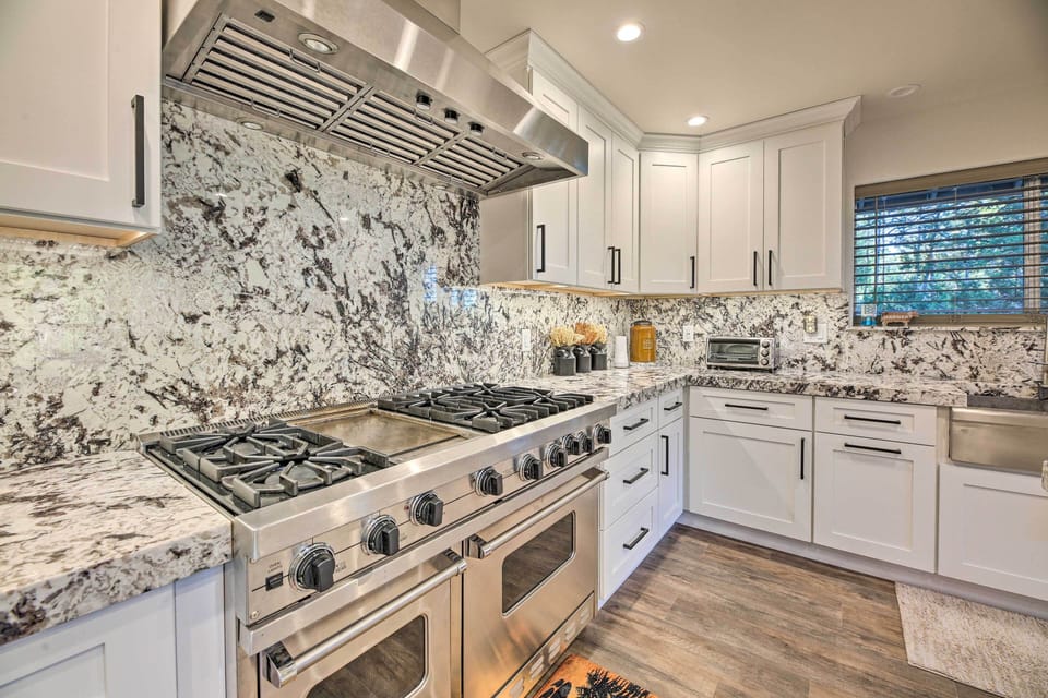 Fully Equipped Kitchen | Toaster Oven | Gas Range