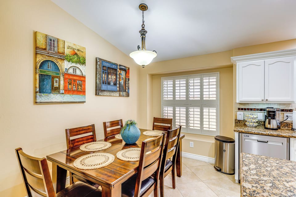 Dining Room | Dishware/Flatware Provided