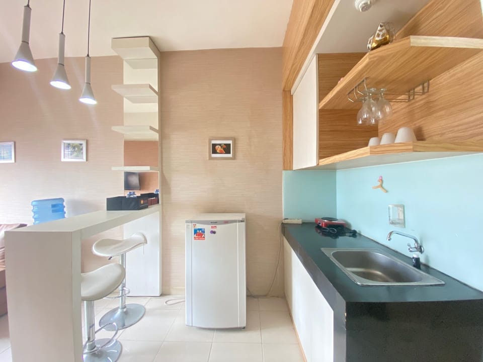 Room | Private kitchen | Fridge, stovetop, cookware/dishes/utensils