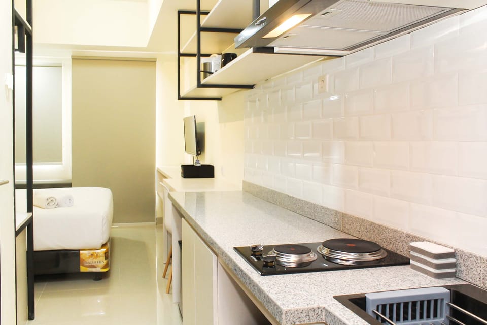 Room | Private kitchen | Fridge, stovetop, cookware/dishes/utensils