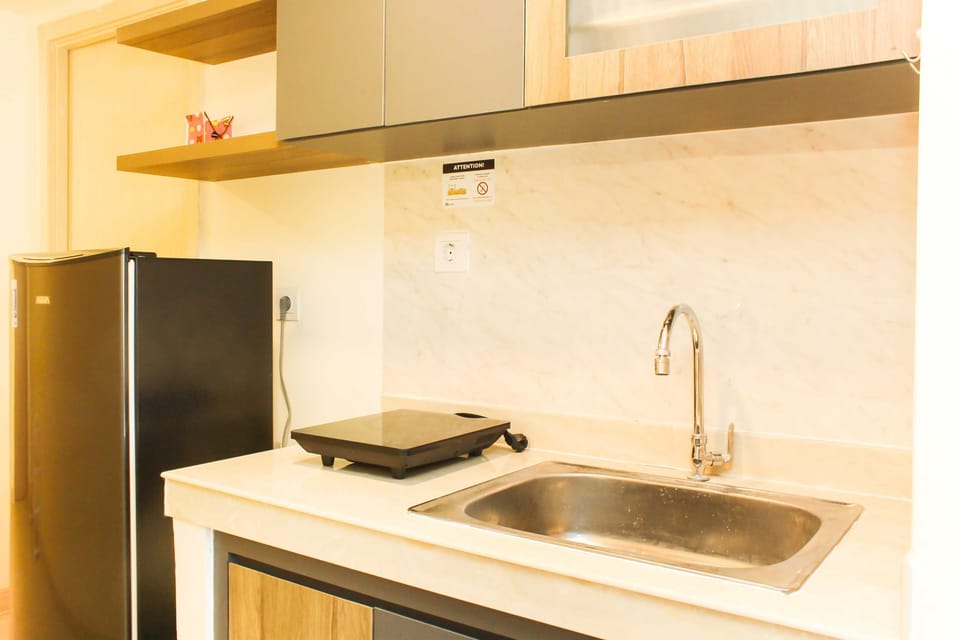Room | Private kitchen | Fridge, stovetop, cookware/dishes/utensils