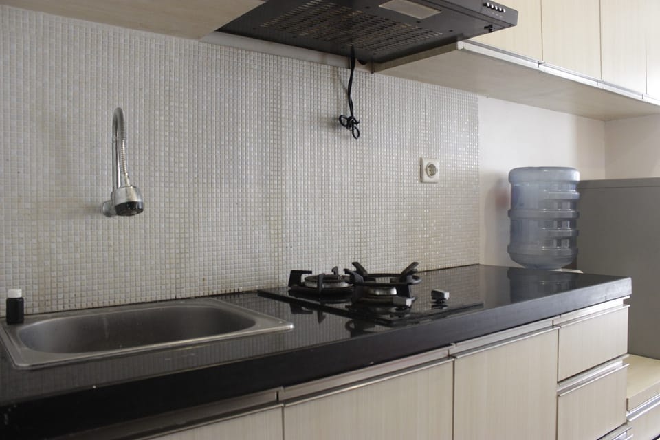 Room | Private kitchen | Fridge, stovetop, cookware/dishes/utensils