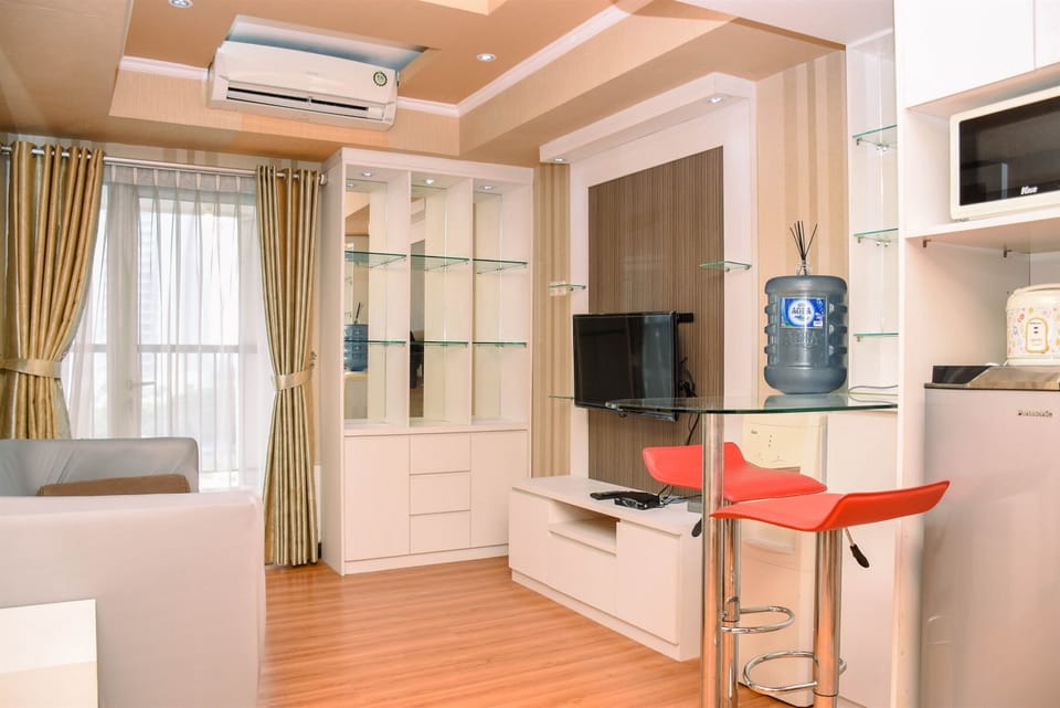 Room | Living area | TV