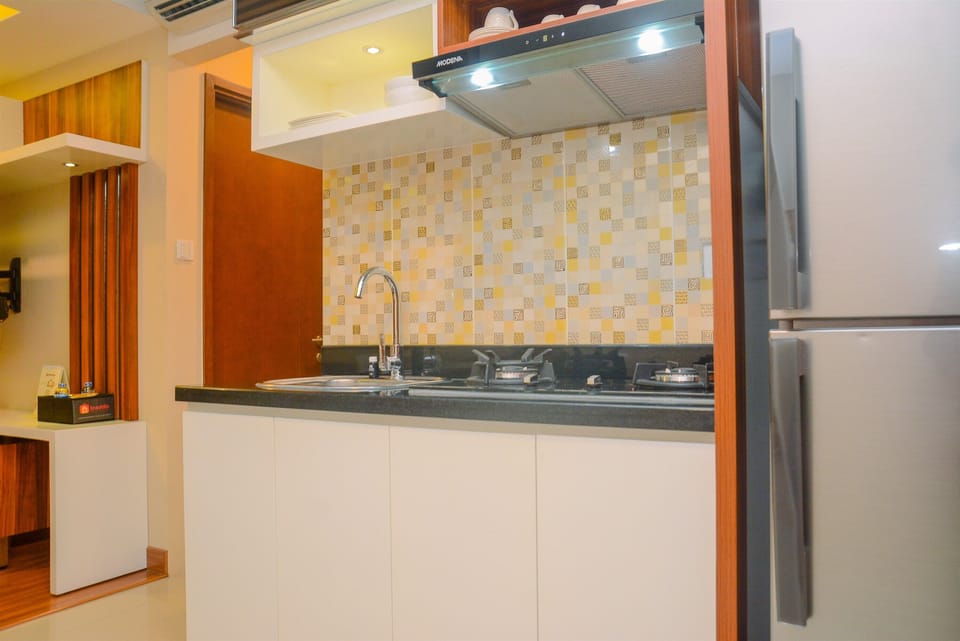 Room | Private kitchen | Fridge, stovetop, cookware/dishes/utensils