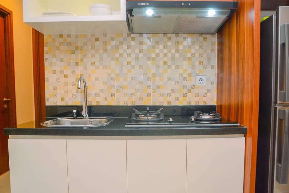 Room | Private kitchen | Fridge, stovetop, cookware/dishes/utensils