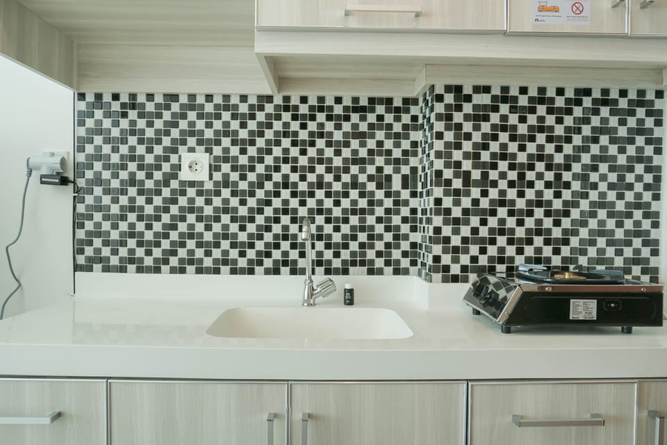 Room | Private kitchen | Fridge, stovetop, cookware/dishes/utensils