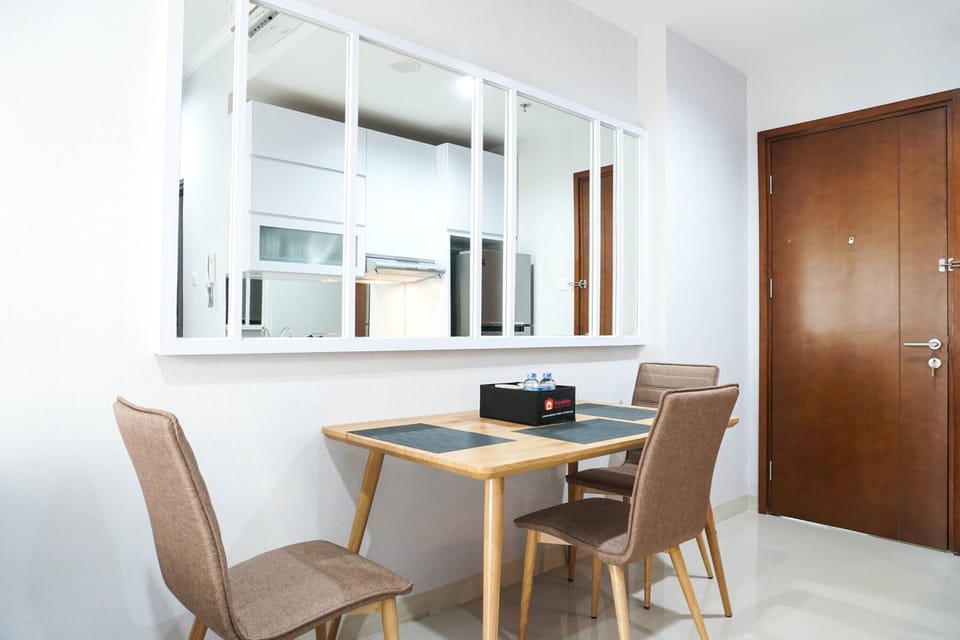 Room | In-room dining