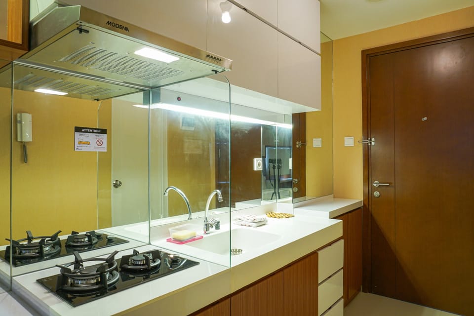 Room | Private kitchen | Fridge, stovetop, cookware/dishes/utensils