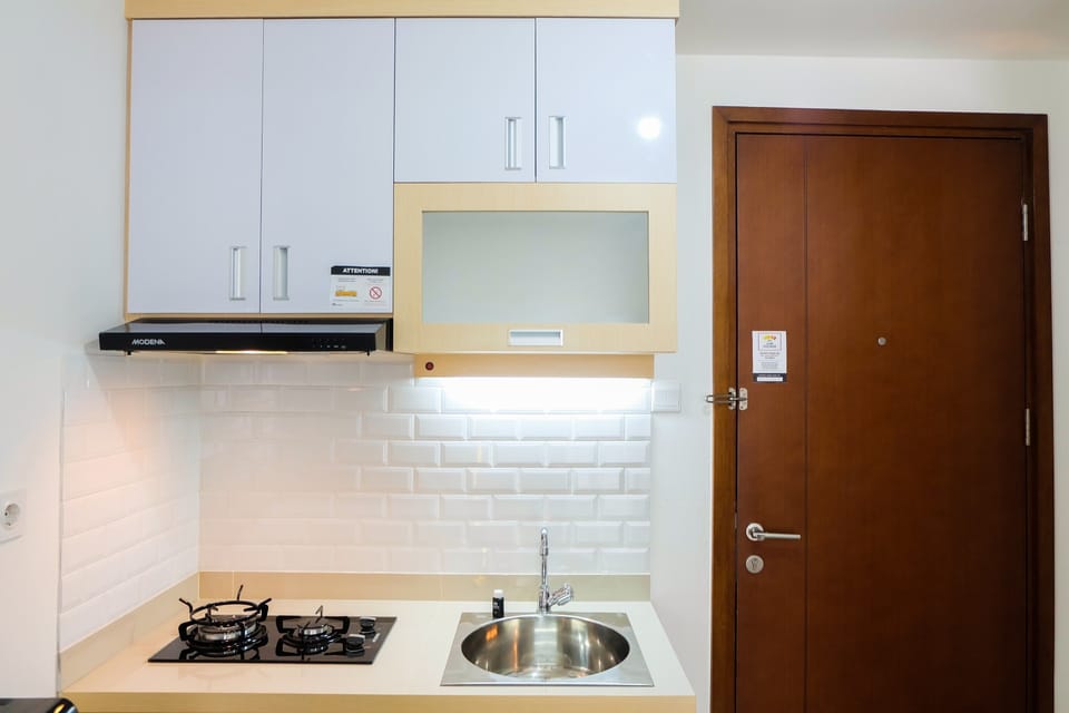 Room | Private kitchen | Fridge, stovetop, cookware/dishes/utensils