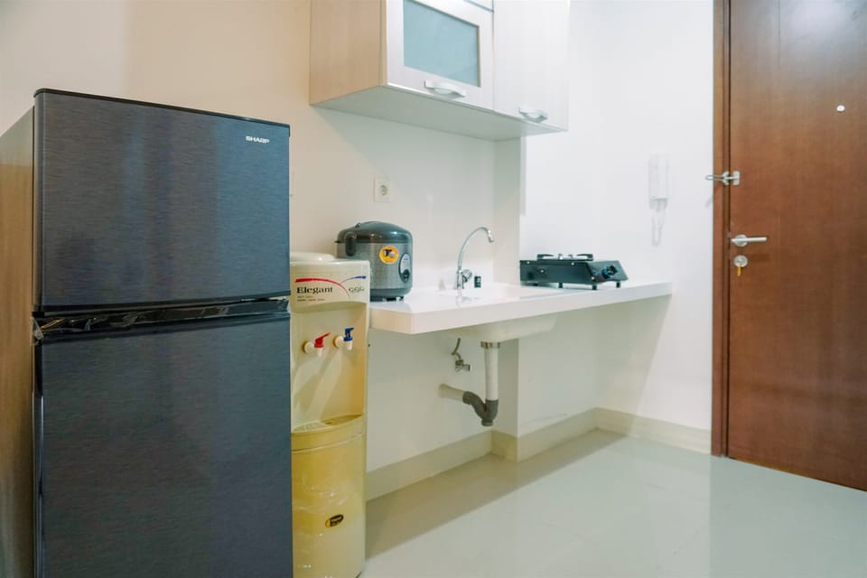 Room | Private kitchen | Fridge, stovetop, cookware/dishes/utensils